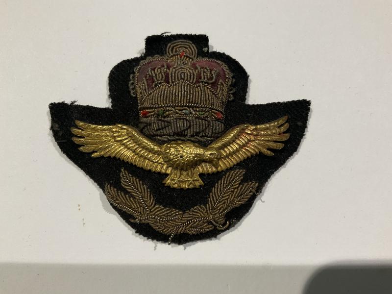 Rhodesia & Nyasaland Air Force officers cap badge