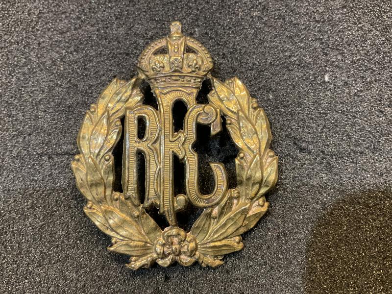 WW1 Royal Flying Corps (RFC) Canadian made cap badge