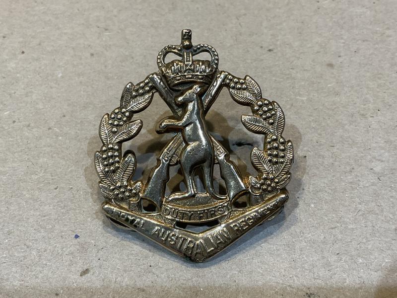 Vietnam era Royal Australian Regiment (RAR) hat badge