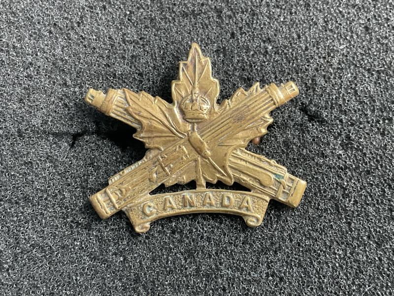 WW1 Canadian Machine Gun Corps collar badge
