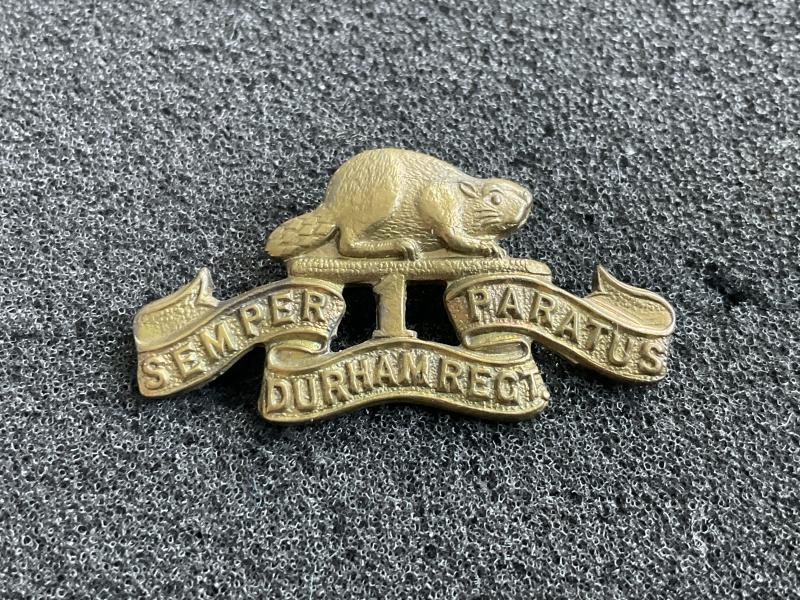 Canadian The Durham Regiment collar badge