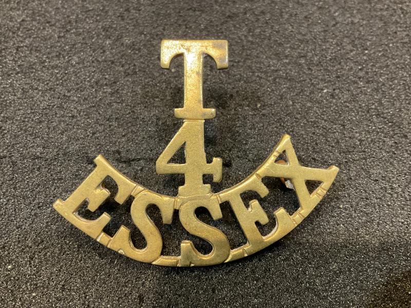WW1 T4 ESSEX brass other ranks shoulder title