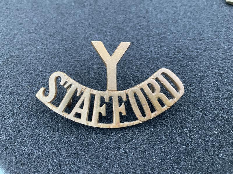 WW1 Stafford Yeomanry brass shoulder title