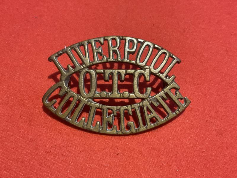 WW1 Liverpool Collegiate O.T.C brass shoulder title