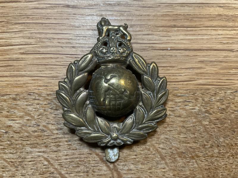 WW2 Royal Marines cap badge on rear slider