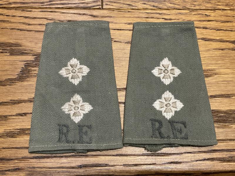 WW2 R.E (Royal Engineers) tropical lieutenant’s rank slides