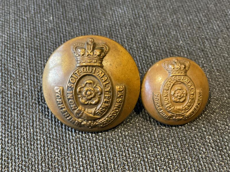 Q.V.C Yorkshire Dragoons Yeomanry Cavalry buttons.