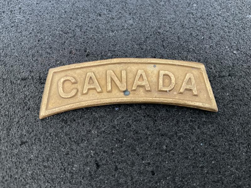 WW1 1914 dated CANADA brass ORs shoulder title