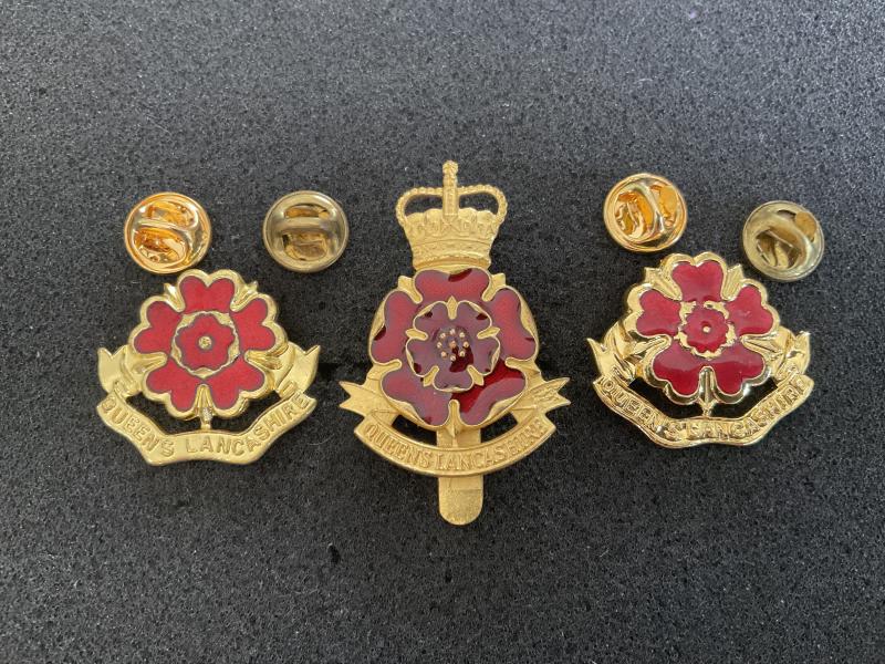 Queens Lancashire Regt cap badge & collar badges.