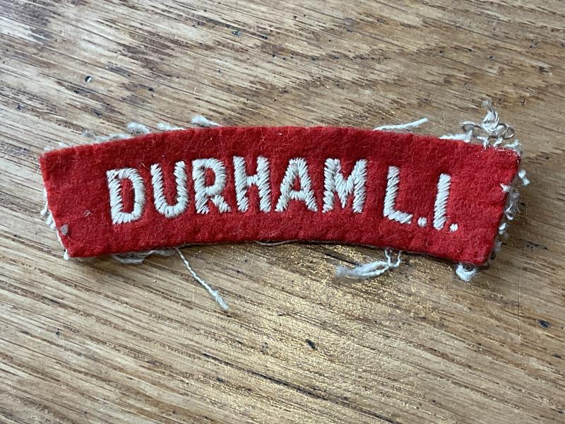 WW2 DURHAM L.I red cloth shoulder title.