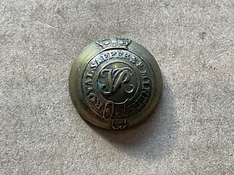 Q.V.C Royal Sappers & Miners small Coatee button
