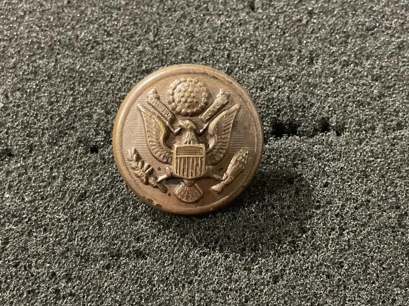 WW2 British made (Gaunt) U.S Army bronzed button.