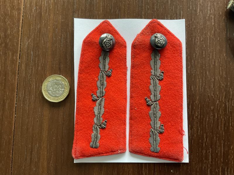 Generals Gorgets , silver bullion wire with Q.O.Y.D buttons.